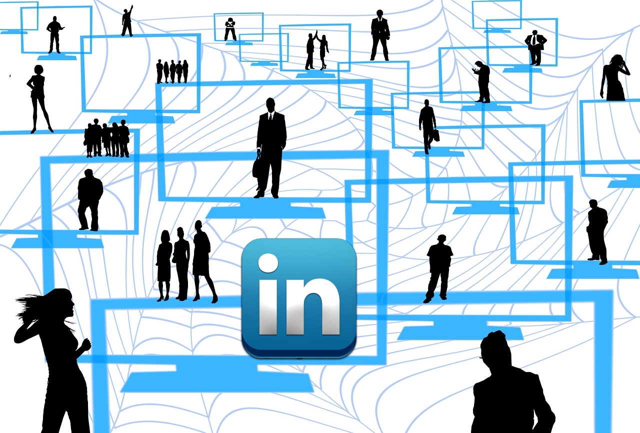 5 Advantages of Using LinkedIn to Boost Your Business in 2021